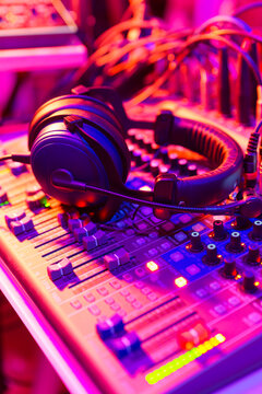 Mixing console with headset