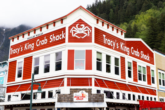 Tracy&rsquo;s King Crab Shack is a popular restaurant in downtown Juneau on the waterfront, by the cruise port, offering fresh crab legs and other seafood.