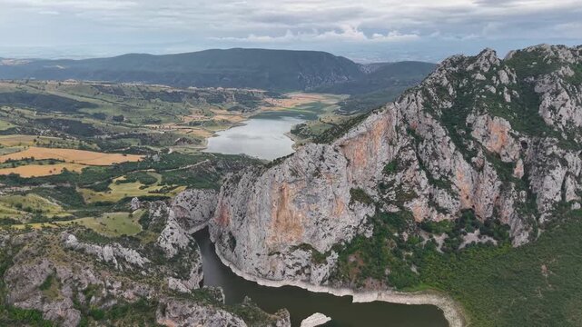 Breathtaking Aerial View of Kaplancık Canyon in Vezirk&ouml;pr&uuml;, Samsun, T&uuml;rkiye