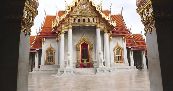 The Marble Temple Wat Benchamabophit sightseeing travel in Bankgok Thailand.