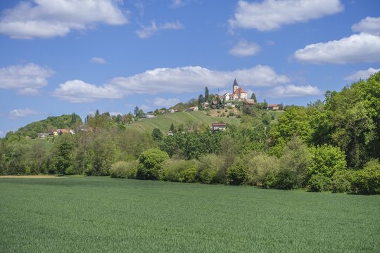 View of the parish church, Sankt Anna am Aigen, Styria, Austria