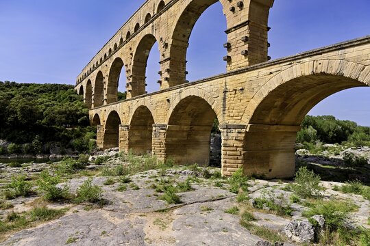 Roman aqueduct of the Pont du Gard, on the Gardon river, UNESCO World Heritage Site, Languedoc-Roussillon, France