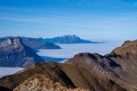 Wanderung vom Klingenstock zum Fronalpstock im Herbst &ndash; Gratwanderung &uuml;ber dem Nebel, Stoos