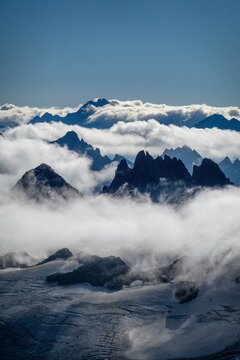 Bergspitzen im Nebel &ndash; Blick vom Titlis &uuml;ber die Zentralschweizer Alpen