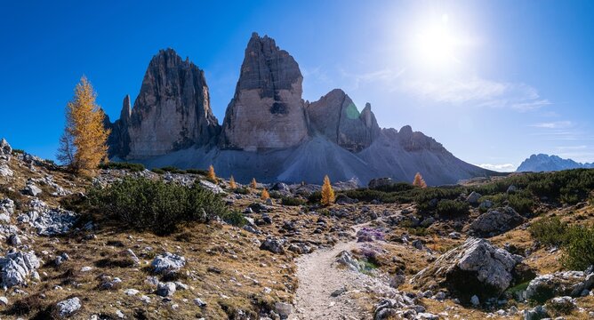 Drei Zinnen im Herbst &ndash; Tre Cime di Lavaredo in den Dolomiten, S&uuml;dtirol, Italien
