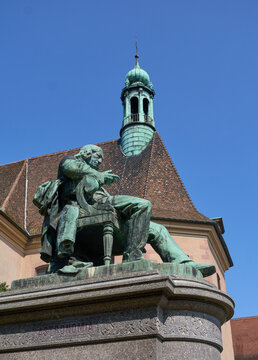 Statue &agrave; Colmar