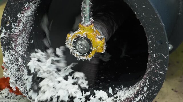 Industrial plastic waste crushing machine for recycling