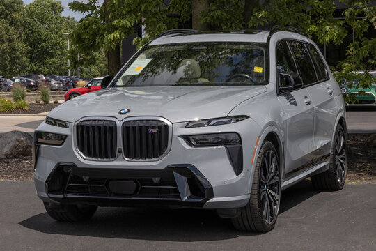 Used BMW X7 M60i SUV display. With pricing concerns, BMW is buying and selling pre-owned cars to meet demand. MY:2024