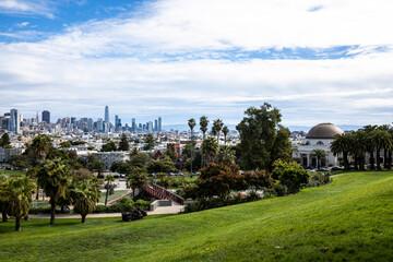 Obraz premium Downtown San Francisco view from Dolores Park hillside
