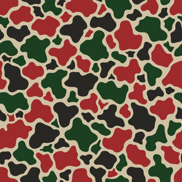 Dense Red and Green Christmas Camo Vector Seamless Pattern Background Texture for Seasonal Hunter Gifts and Holiday Outdoor Apparel Design