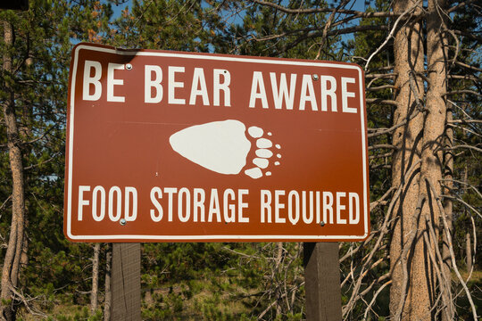bear country warning sign in national park