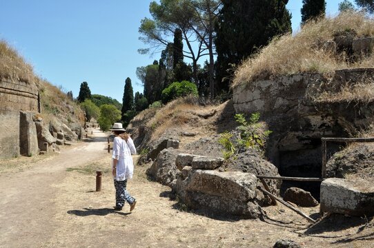 Cerveteri (Roma) - Necropoli della Banditaccia - Via degli Inferi