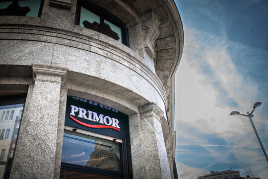 VALENCIA, SPAIN - FEBRUARY 23, 2026: Primor logo above a their perfume store in valencia. Primor is a Spanish retail chain specializing in perfumes, cosmetics, and beauty products at discount prices.