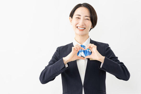 制服を着た受付係の女性　ジョブイメージ