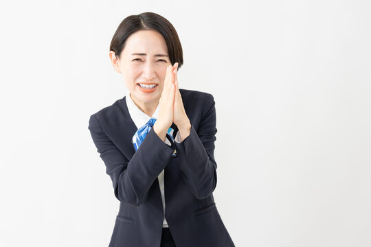 制服を着た受付係の女性　ジョブイメージ