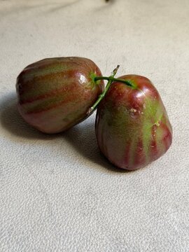 Fresh Red Wax Apples with Stems 
