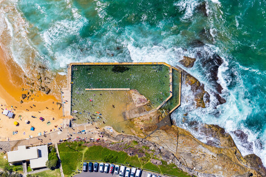 The tidal rockpool at the southern end of Curl Beach.