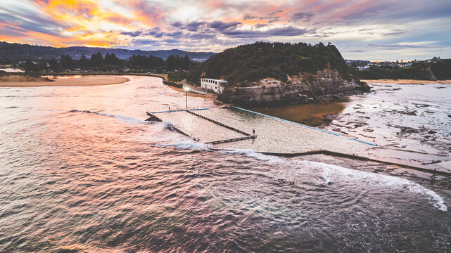 Dusk over North narrabeen rockpool and Narrabeen Head