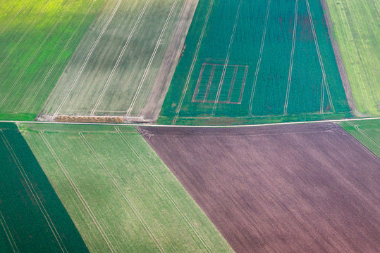 vue a&eacute;rienne de champs en France