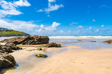 Obraz premium View of the vast empty Fistral beach in Newquay, UK