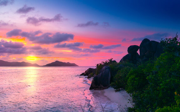 Anse Source D'Argent - the most beautiful beach of Seychelles. La Digue Island, Seychelles