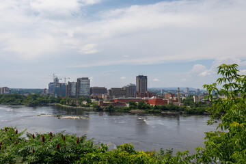 Fototapeta premium OTTAWA, CANADA - JULY 10, 2025: Scenic view of historic buildings
