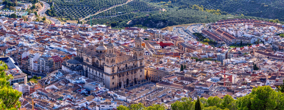 Panoramic view of Jaen with its cathedral.