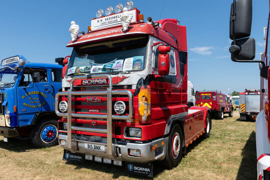 Photo of a Scania 143H truck from 1994