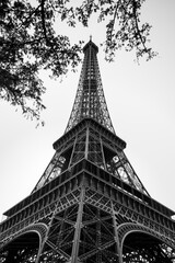 Obraz premium eiffel tower paris black and white