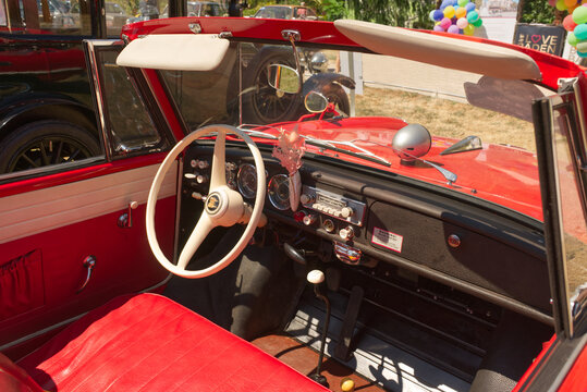 Amphicar 770 60s Passenger cabin