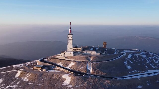 Mont Ventoux - G&eacute;ant de Provence et sommet lunaire - Vaucluse, Provence, France - drone 4k