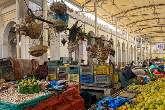 Etal de fruits et l&eacute;gumes sur le March&eacute; central de Tunis