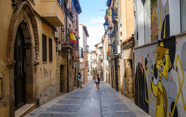 Obraz premium Picturesque street with urban art in the historic center of Soria, Spain