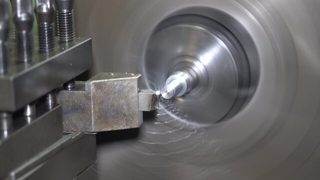 Precision forming cut on small steel shaft part using metal lathe machine