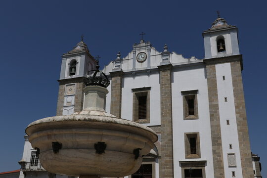 Architecture Renaissance de l'&eacute;glise Saint-Antoine dans le centre historique d'&Eacute;vora class&eacute; UNESCO