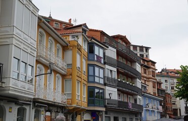 Obraz premium Residential buildings in the city of Bermeo, in Spain