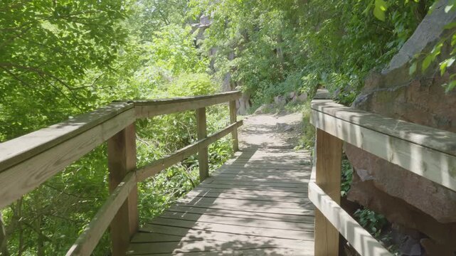 Palisades State Park rock formations and scenic landscape