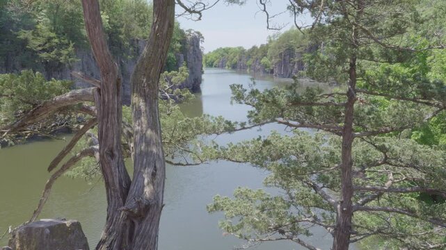 Palisades State Park rock formations and scenic landscape