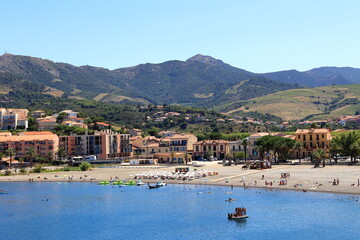 Fototapeta premium Banyuls sur Mer beach and mountains in South of France.