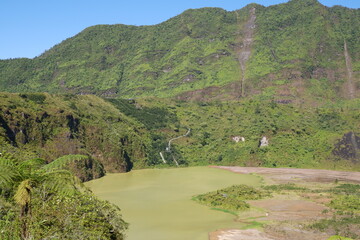 Mount Galunggung crater © Nur