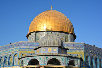 Obraz premium Temple Mount known as the the Noble Sanctuary of Jerusalem located in the Old City of Jerusalem Israel, is one of the most important religious sites in the world. 