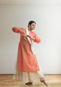 Kathak dancer giving a mesmerising performance at home.