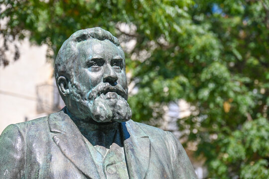 Statue de Jean Jaures Montpellier