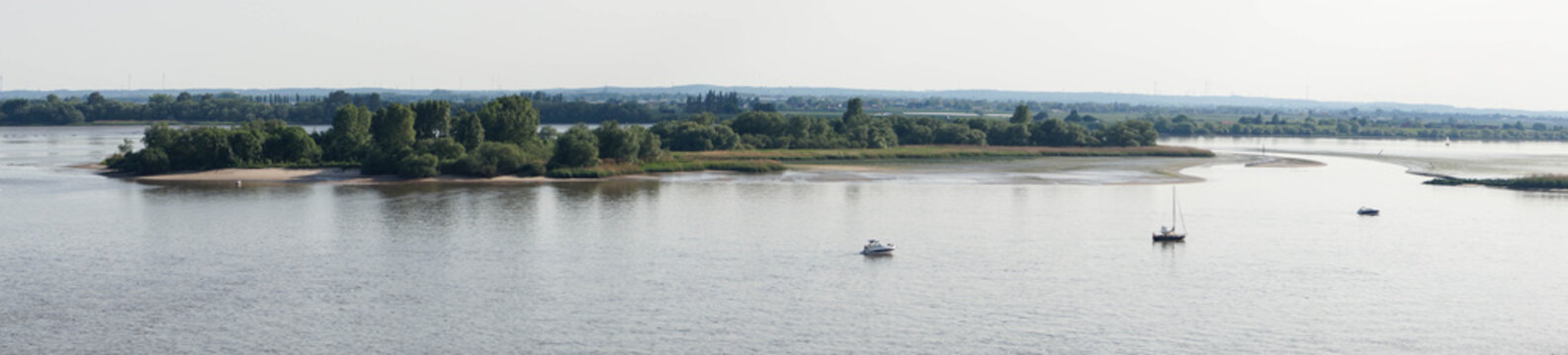 Ne&szlig;sand und Hanskalbsand sind idyllische Elbinseln bei Hamburg
