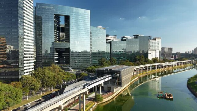 Monorail along Marginal Pinheiros highlights the modern side of S&atilde;o Paulo, connecting urban mobility, transport infrastructure and the dynamic landscape of Brazil&rsquo;s largest metropolis