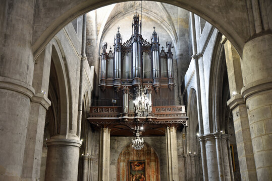 Grand&nbsp;orgue&nbsp;de&nbsp;la&nbsp;cath&eacute;drale de Narbonne. France