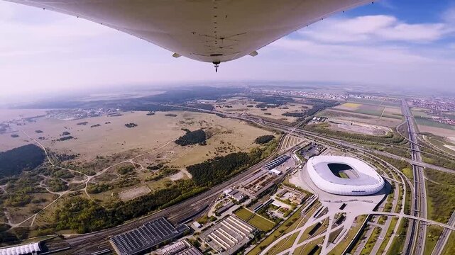 Zeppelinflug &uuml;ber die Allianz Arena und Fr&ouml;ttmaning