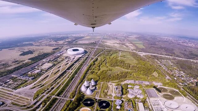 Zeppelinflug &uuml;ber das Kl&auml;rwerk und die Allianz Arena in M&uuml;nchen