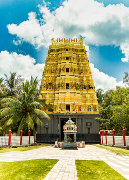 Rajagopuram du temple Maviddapuram Kanthaswamy &ndash; Jaffna, Sri Lanka