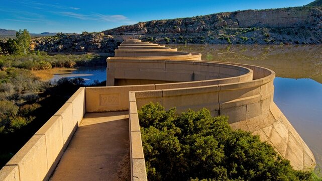 Beervlei dam wall near Willowmore.